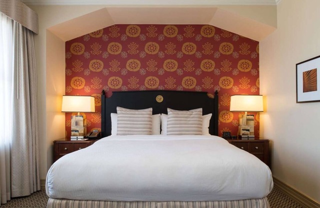 Live in Style and Comfort! Art Deco Suite with Kitchenette, Pet-friendly!