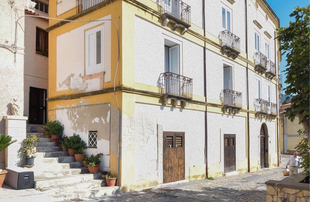 Live in style in this beautiful vacation apartment with sea view in Amantea.