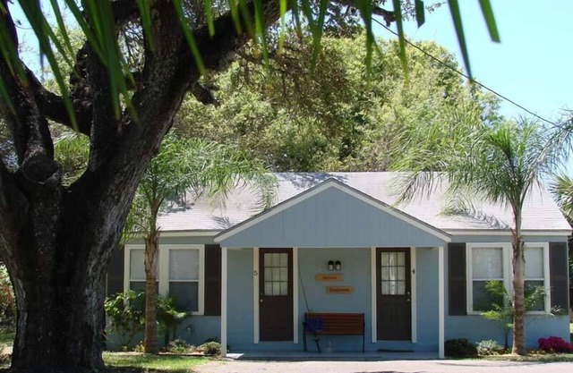 Living On Island Time #5 - Cozy Coastal Cottages With A Whole Lot Of Charm!