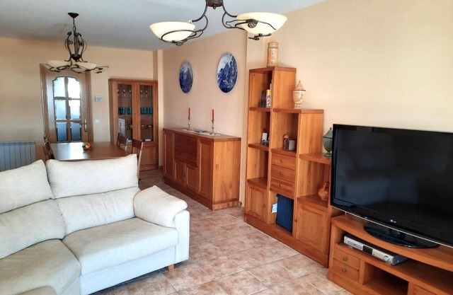 Llivia XIII - Three Bedroom Apartment, Sleeps 6