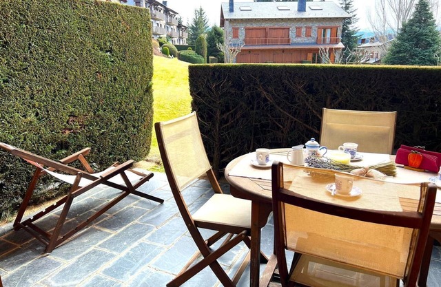 LLivia Xll - Four Bedroom House, Sleeps 8