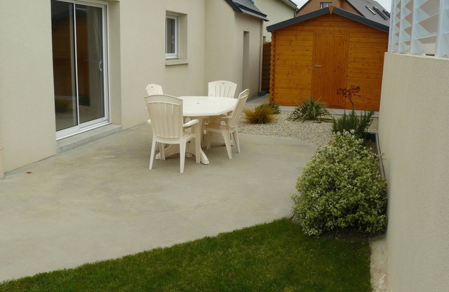 LOCATED HOLIDAY HOUSE GRANVILLE - 1.1 KM FROM THE SEA OF DONVILLE LES BAINS