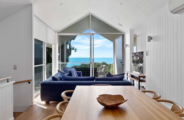 Located on Bunker Bay Beach, this luxury house also has Pullman Resort access.