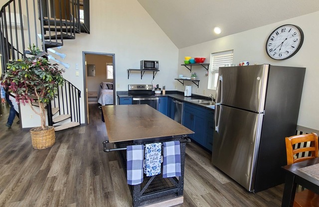 Location Location Location Keystone SD; Mt Rushmore with WiFi internet