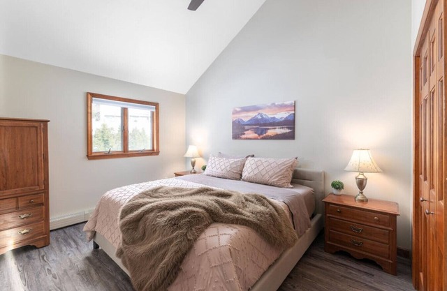 Location, pool, games, king bed!