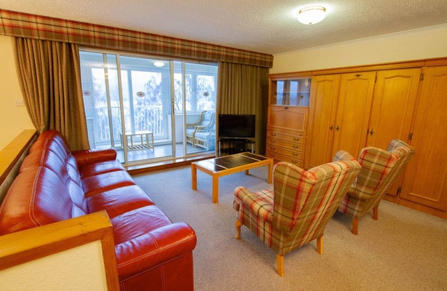Loch Rannoch Red Squirrel Lodge (5) - Retreat Group