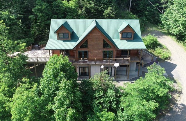 Lodge at Laurel Fork - Secluded Mountain Retreat on Cold Water Trout Stream