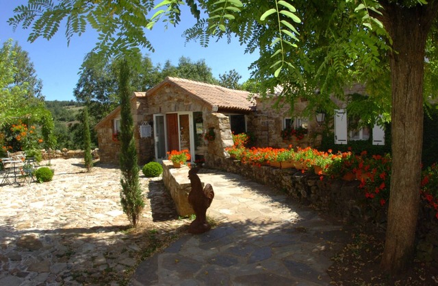 Lodging and bed and breakfast with pool for 15 people