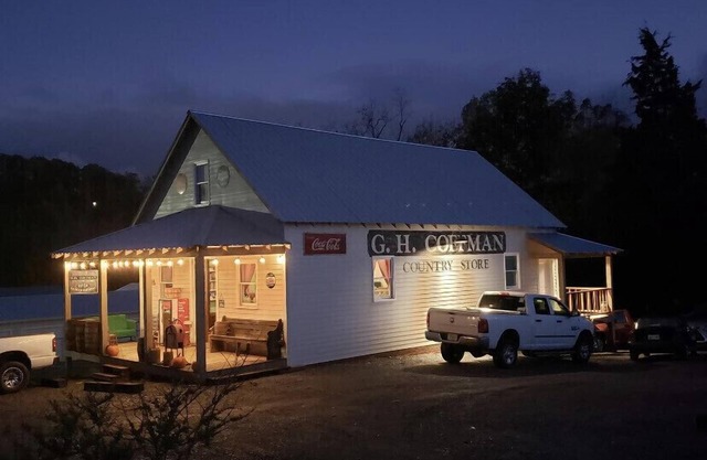 Loft at the Country Store! Unique Southern Stay! 1bed, 1bath
