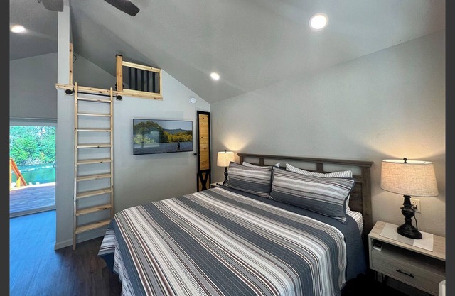 Loft Cabin 3 - Rogue River Resort