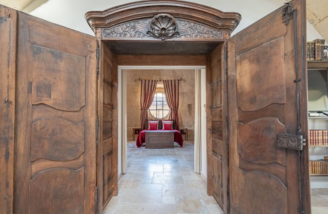 Loft in a 13th-century church in the heart of Avignon