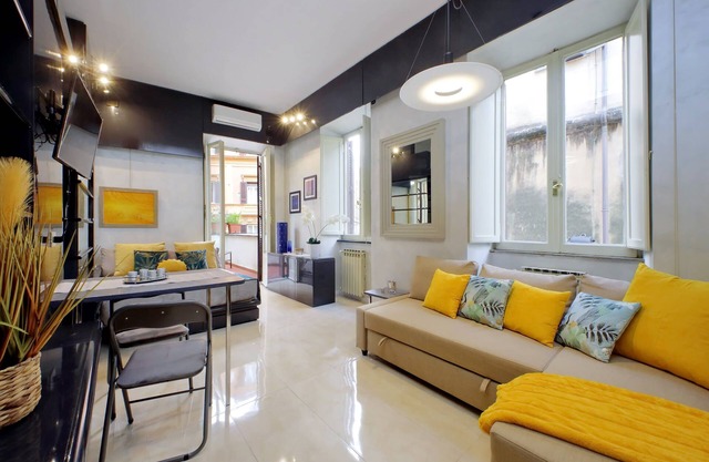 Loft with terrace near Piazza Barberini
