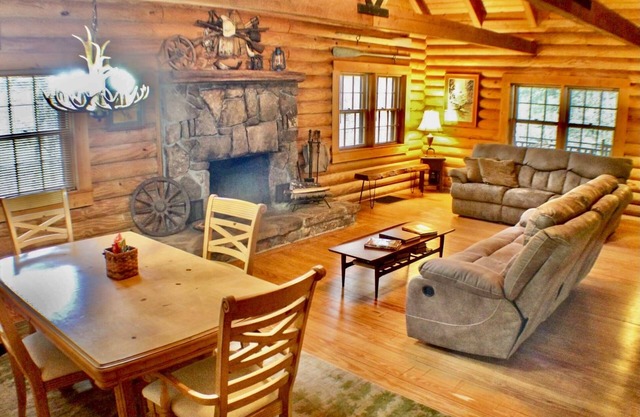 Log cabin, Blue Rdg. Mtn., A.T., Helton Crk falls, Vogel St. Park, near Helen