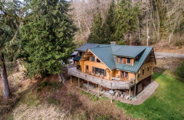 Log Home on Nehalem River 1500sf lower level is all yours. Fish, hike, hunt.