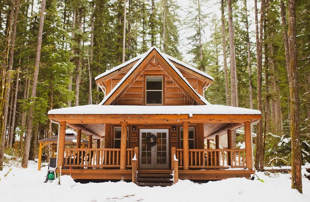 Logshire at Mt.Baker EVCharger & HotTub