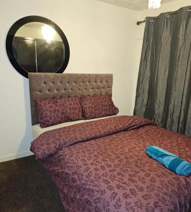 London Serviced Accommodation x RM10 x DM 4 Weekly x Monthly Deals x Sleeps 10 x FREE Parking x FREE Wifi E