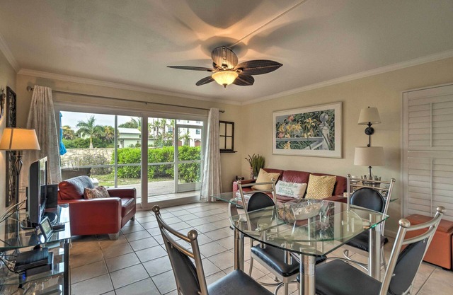 Longboat Key Condo w/Lanai: Walk to Beach & Shops