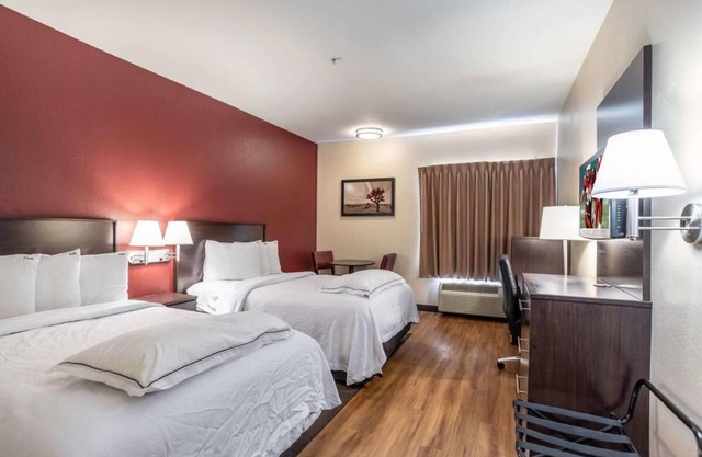 Look No Further, Close to Rivercenter Mall! Parking and Pet Friendly Property!