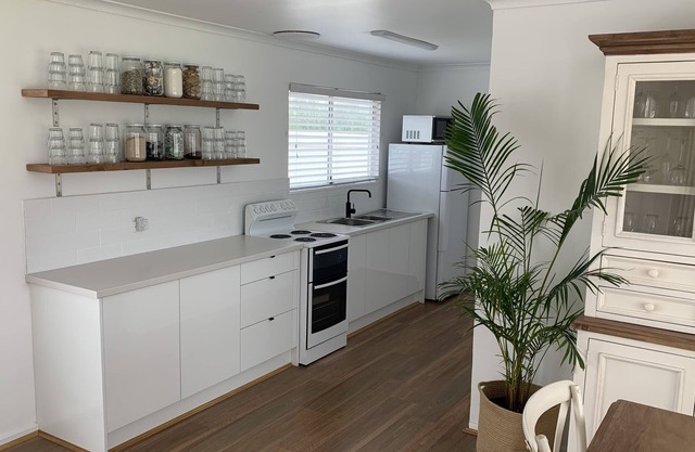 Looking for perfect surf get away? Great beach location!