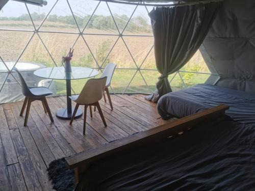 Lookout Domes for Groups upto 12, Hot tub