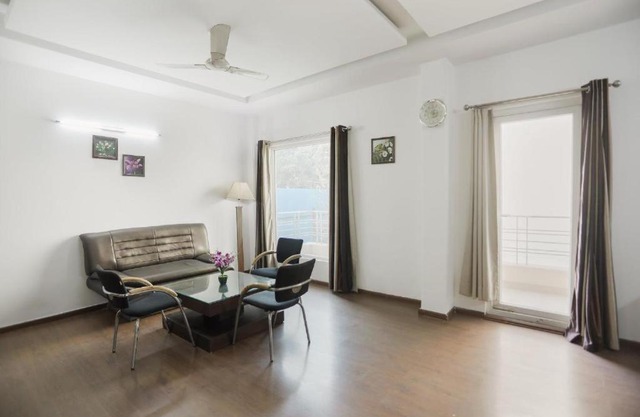 LOOMSTAY Royal Residency