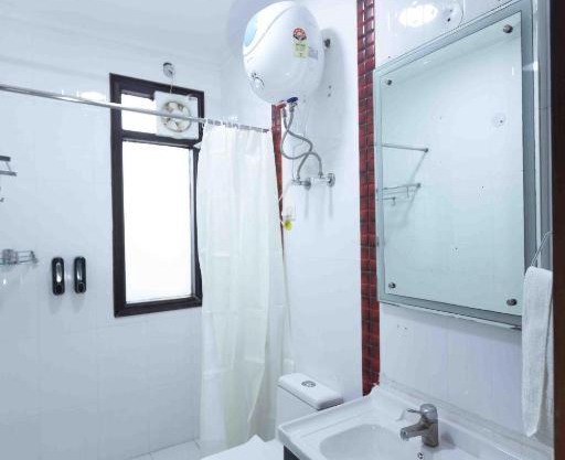 LOOMSTAY SMART INN HOTEL