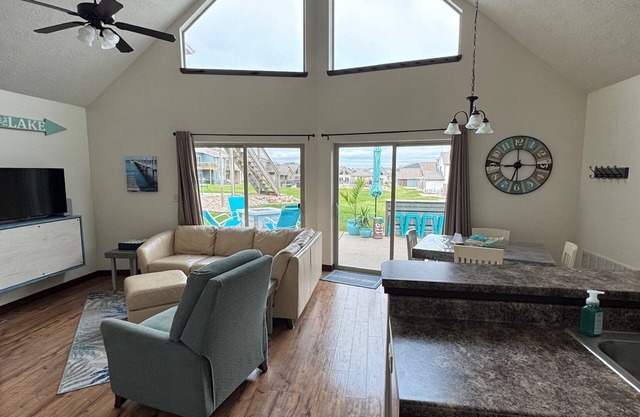 Lounge at the Lake with 6 daily waterpark passes! Bridges Bay resort.