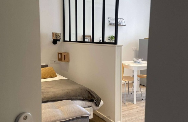 Love is in the air -studio king size bed