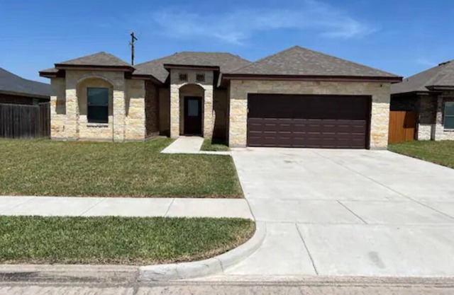 Lovely 3-Bedroom Home In Heart of Harlingen