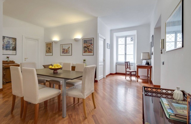 Lovely 4 Br Apt Near Vatican By Halldis