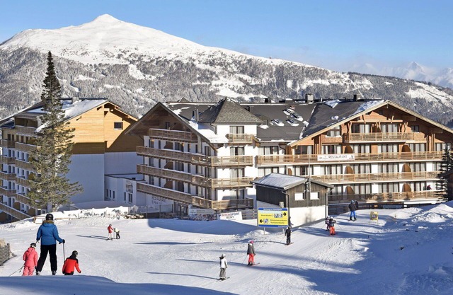 Lovely apartment for 4 guests with WIFI, pool, balcony, pets allowed and panoramic view