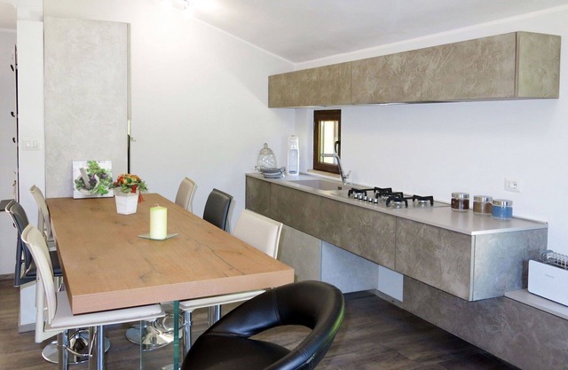 Lovely apartment in villa with A/C, pool, hot tub, WIFI, TV, patio, pets allowed and panoramic v.