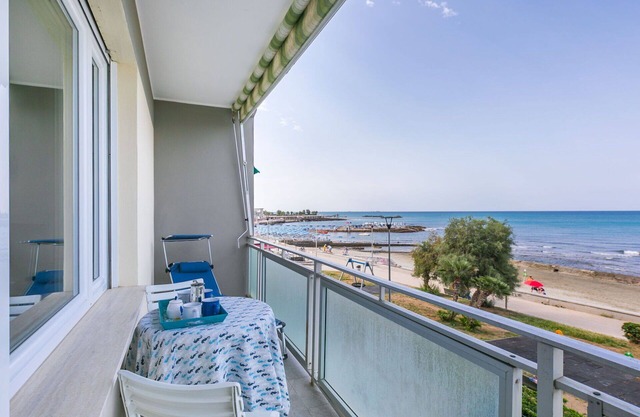 Lovely apartment for 6 guests with WIFI, A/C, TV and balcony
