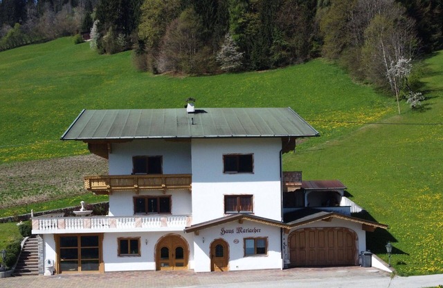 Lovely apartment for 5 guests with WIFI, TV and balcony