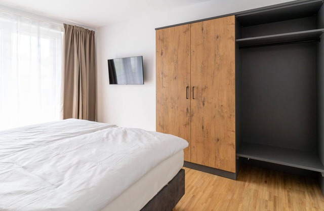 Lovely apartment for 4 guests with WIFI, TV, patio and parking