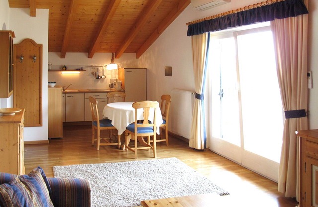 Lovely apartment for 3 guests with pool, WIFI, A/C, TV, balcony, pets allowed and parking