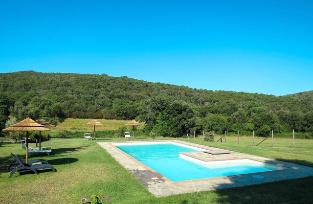 Lovely apartment in villa with pool, WIFI, TV, patio, pets allowed and panoramic view