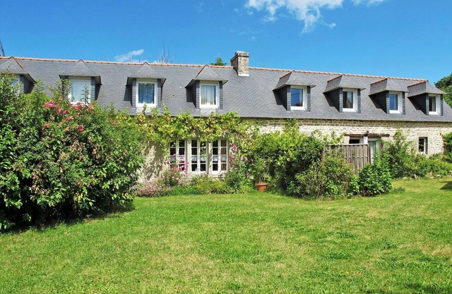 Lovely apartment in villa for 6 guests with pets allowed