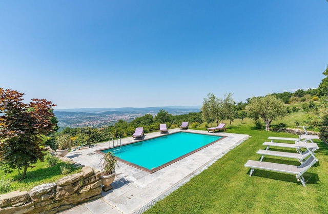 Lovely home in Arezzo AR