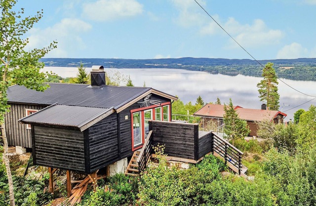 Lovely home in Enebakk with WiFi