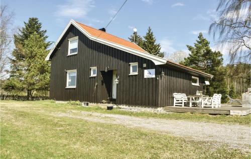 Lovely Home In Enebakk With Wifi