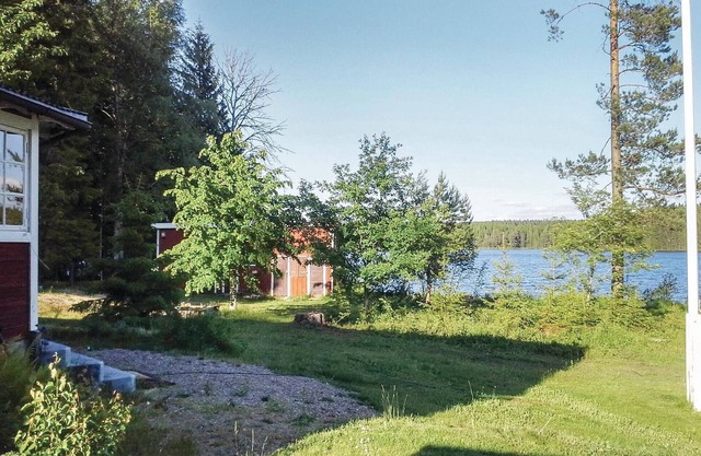 Lovely home in Gårdsjö with lake view