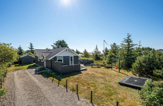 Lovely home in Hvide Sande with sauna