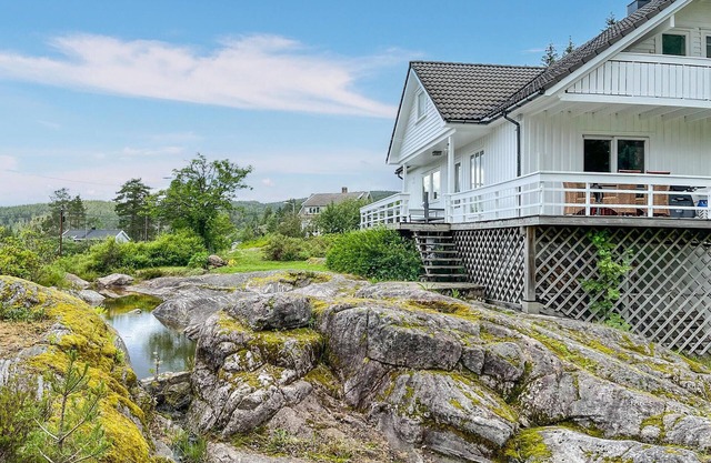 Lovely home in Kollungtveit