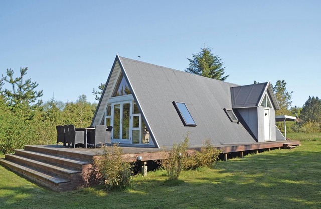 Lovely home in Løgstør with WiFi