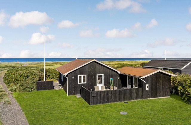 Lovely home in Løgstør with kitchen