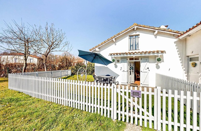 Lovely home in Oradour-Fanais with WiFi