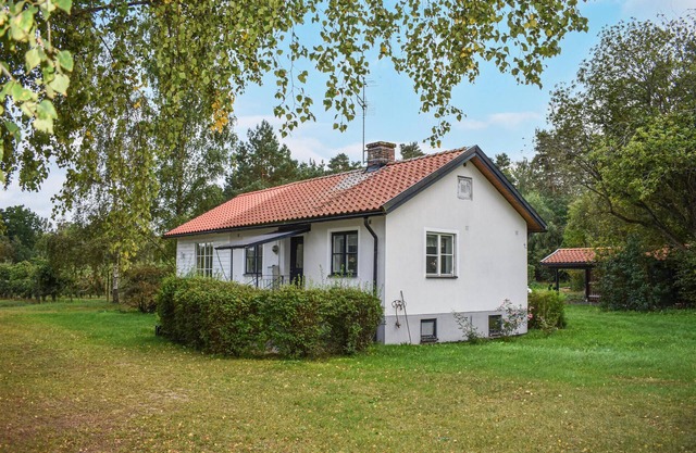Lovely home in Simrishamn with kitchen