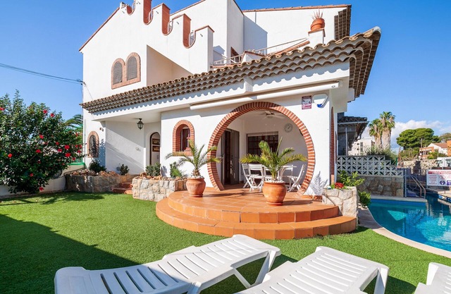 Lovely house with pool near the beach - C307-033 CASA MEDITERRANEA