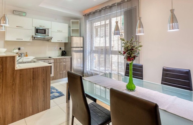 Lovely, spacious 2BR APT in the centre of Sliema